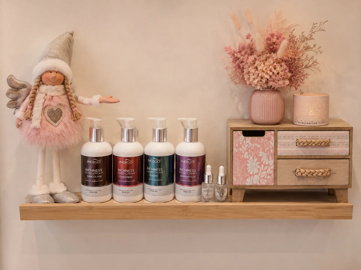 Crèmes et huiles professionnelles de soin des mains proposées au salon